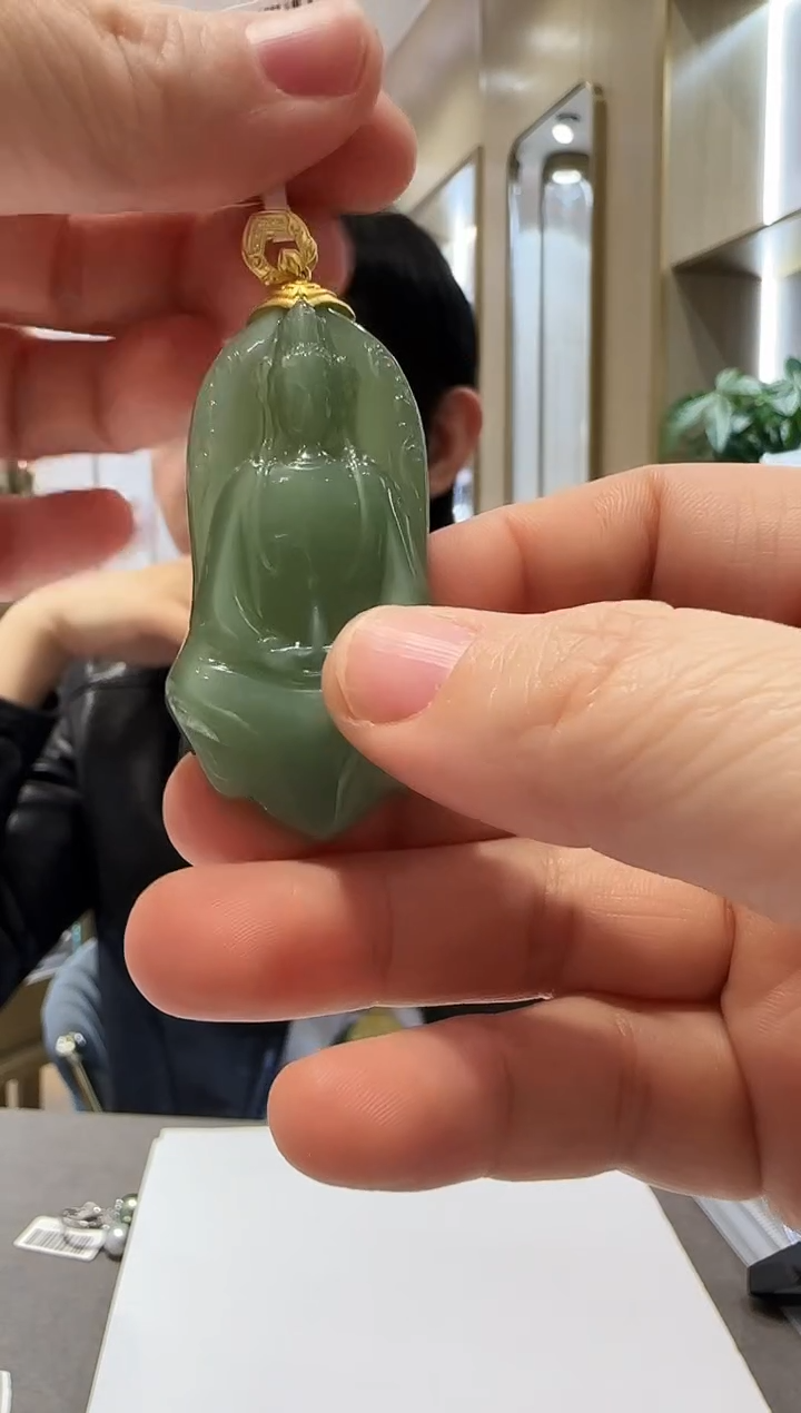 颈饰18K金镶嵌和田玉瑜***起【106】