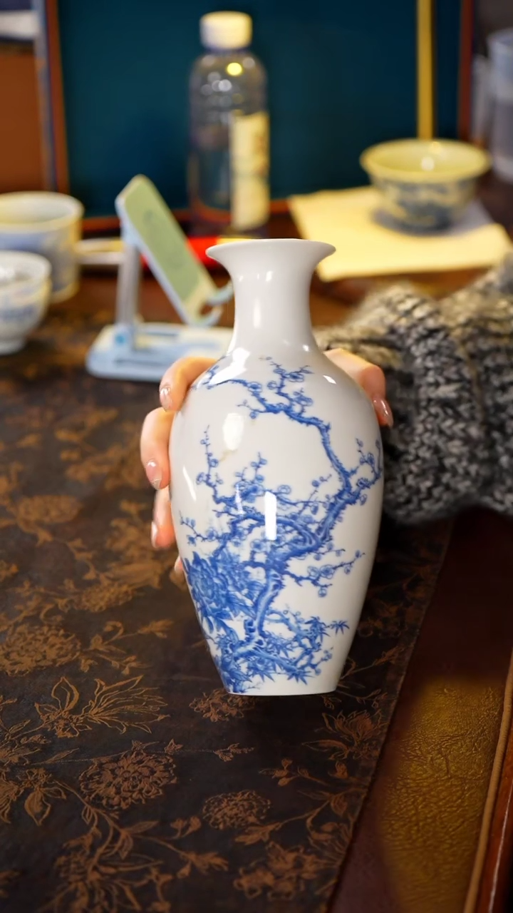 【闪购商品】一儒堂青花加彩茶梅观音瓶