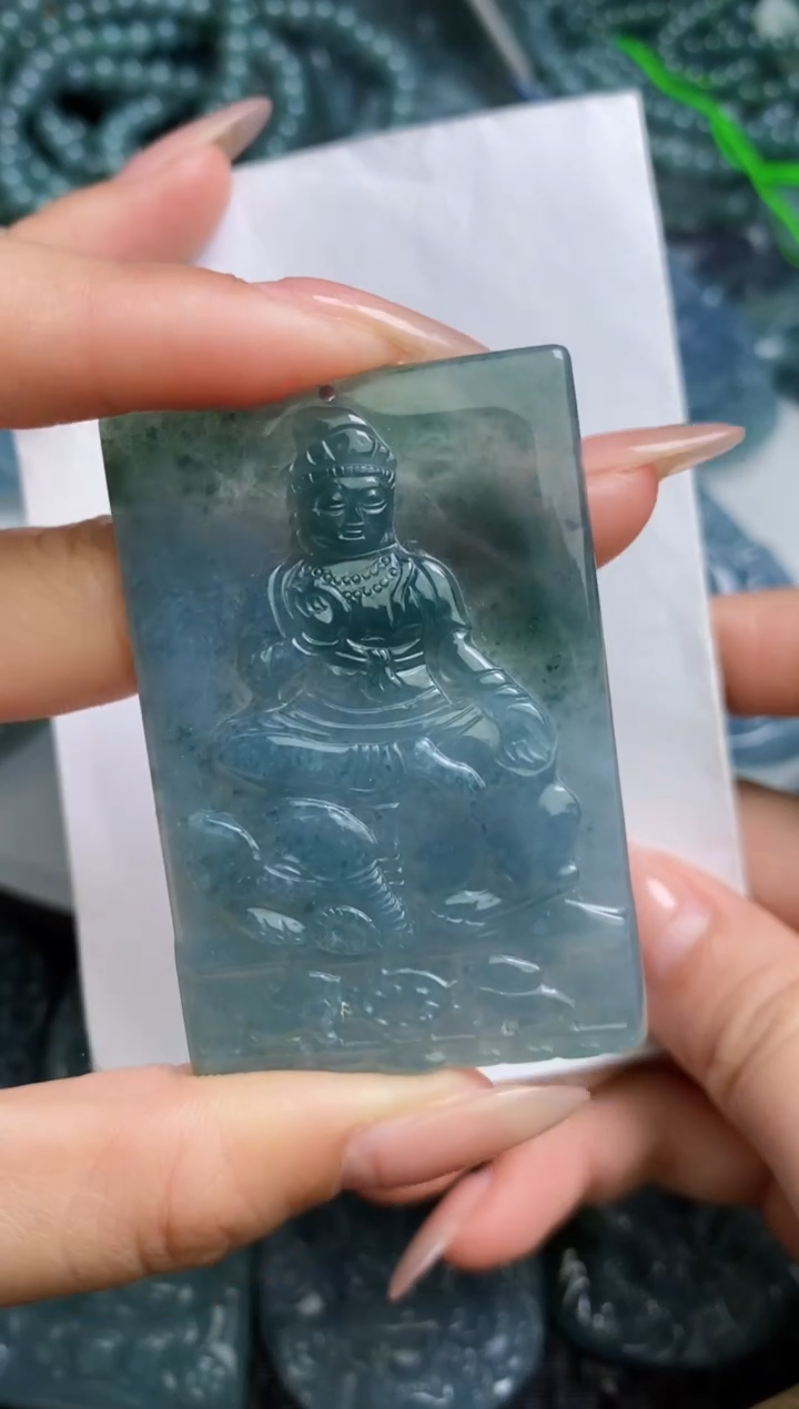 【闪购商品】翡翠颈饰未镶嵌          