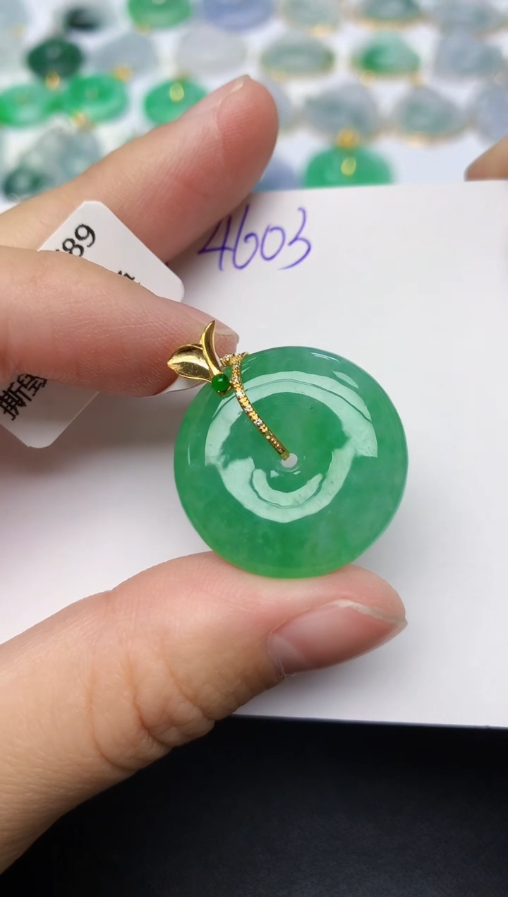 颈饰18K金镶嵌翡翠天然缅甸A货翡翠百元以上9元证书费自理