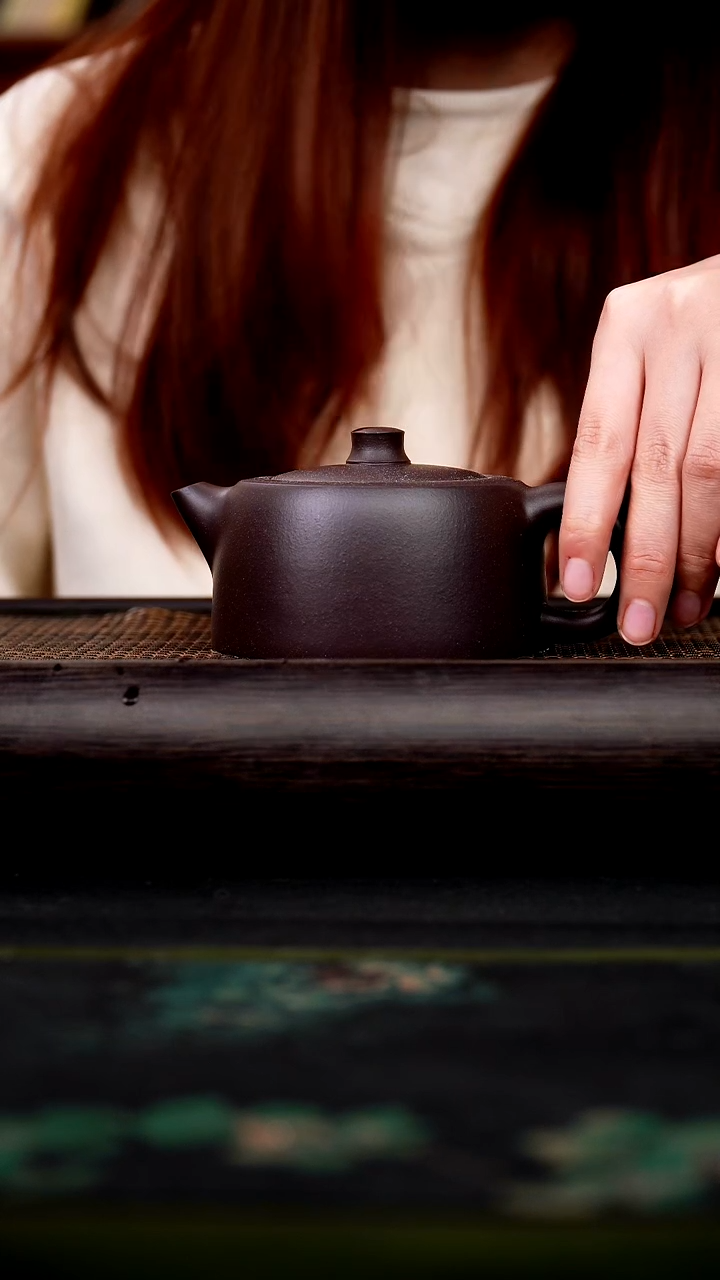 茶壶紫砂黑墩头 天际 250cc