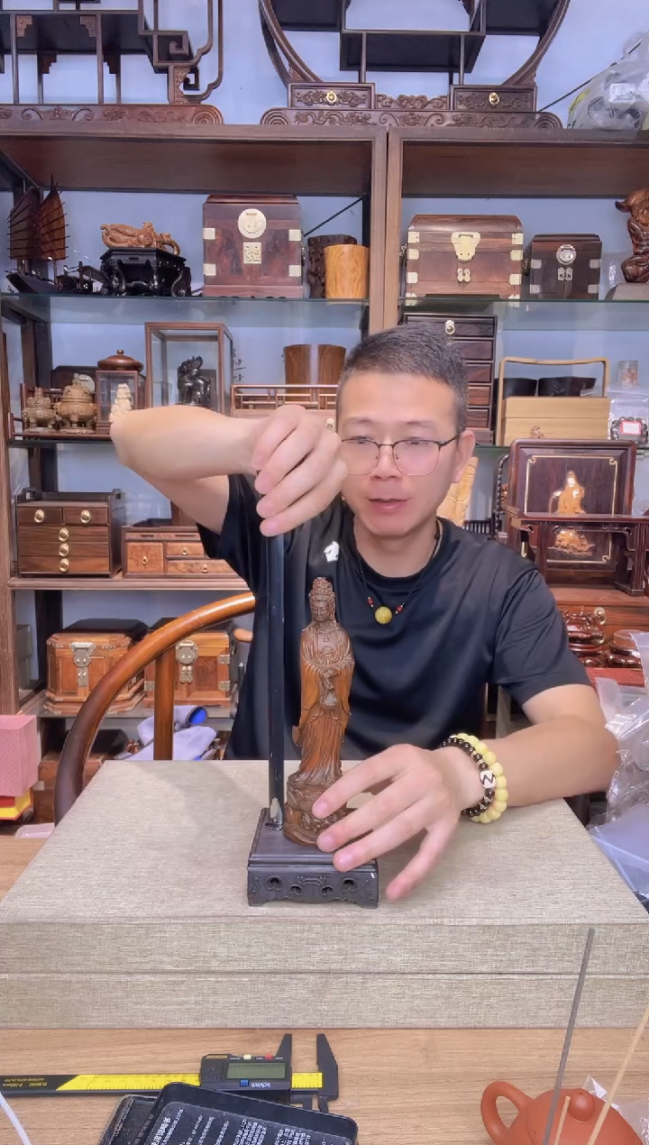 乌木类书架241黄杨做旧观音摆件+紫光檀底座 瑕疵