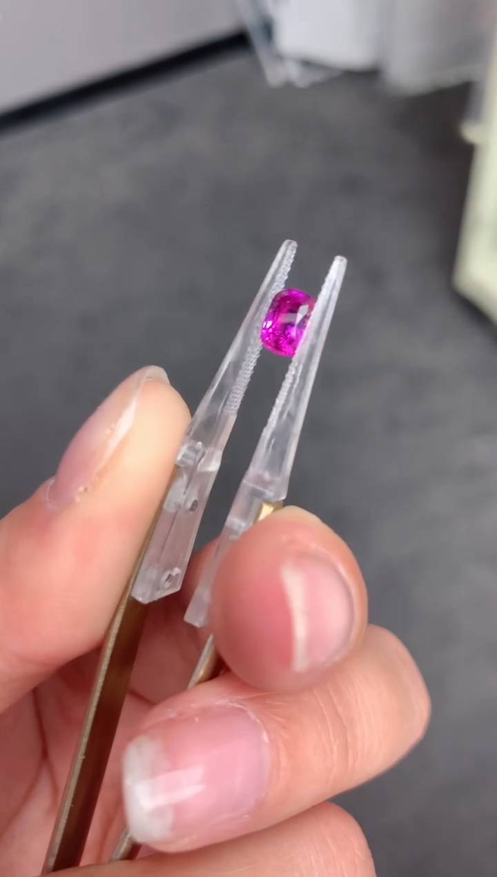 【闪购商品】彩色蓝宝石裸石未镶嵌1ct无烧粉蓝宝