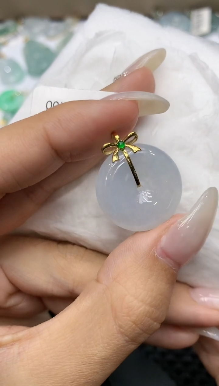 颈饰18K金镶嵌翡翠111111111111