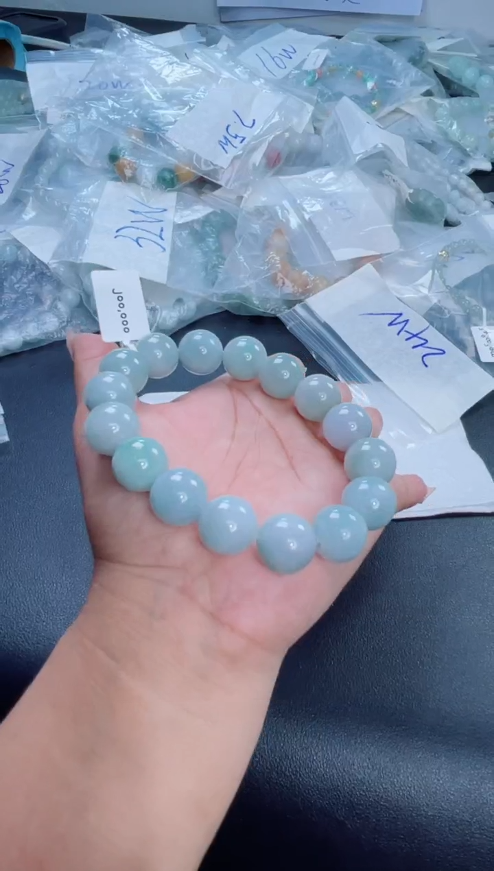 定制翡翠未镶嵌珠串