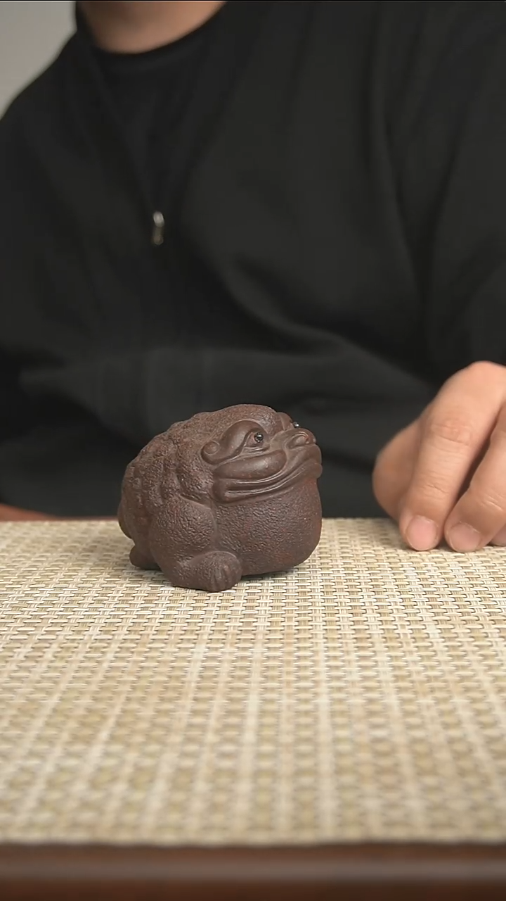 紫砂茶宠宜兴紫砂吞金兽茶宠  