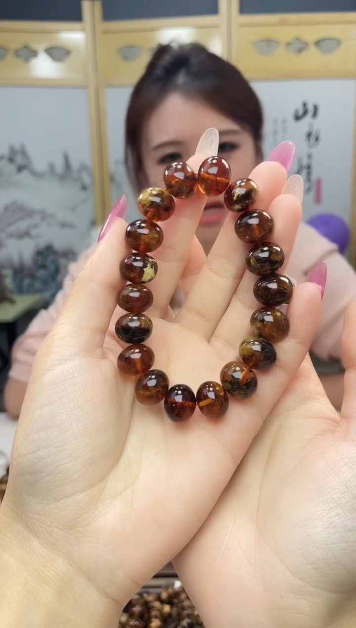 【闪购商品】琥珀裸石未镶嵌13+花蜡手串 