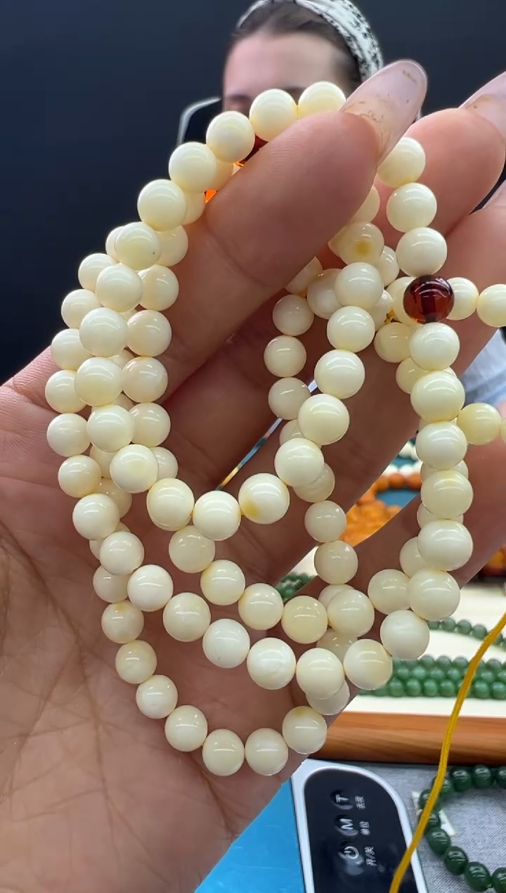 【闪购商品】琥珀颈饰未镶嵌390秒拍号