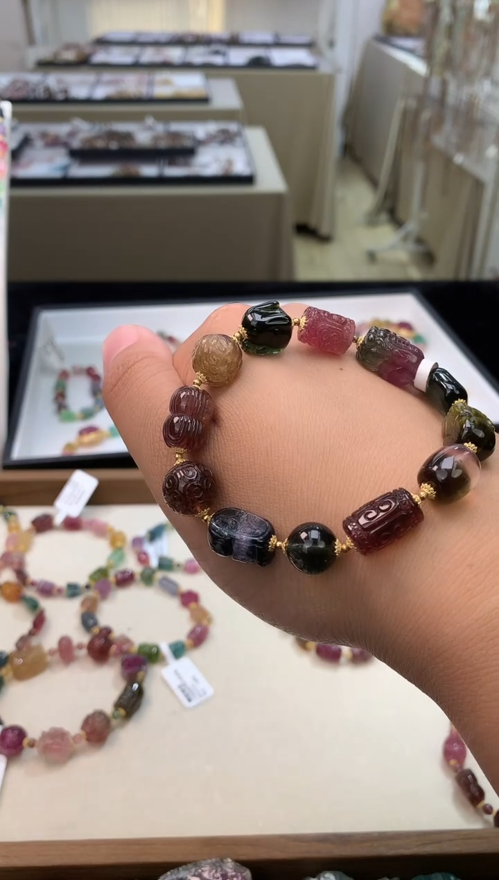 18K金镶嵌手链碧玺独家设计款 多样性发其一