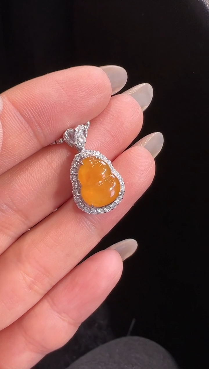 【闪购商品】翡翠吊坠(不含链)18K金镶嵌吊坠