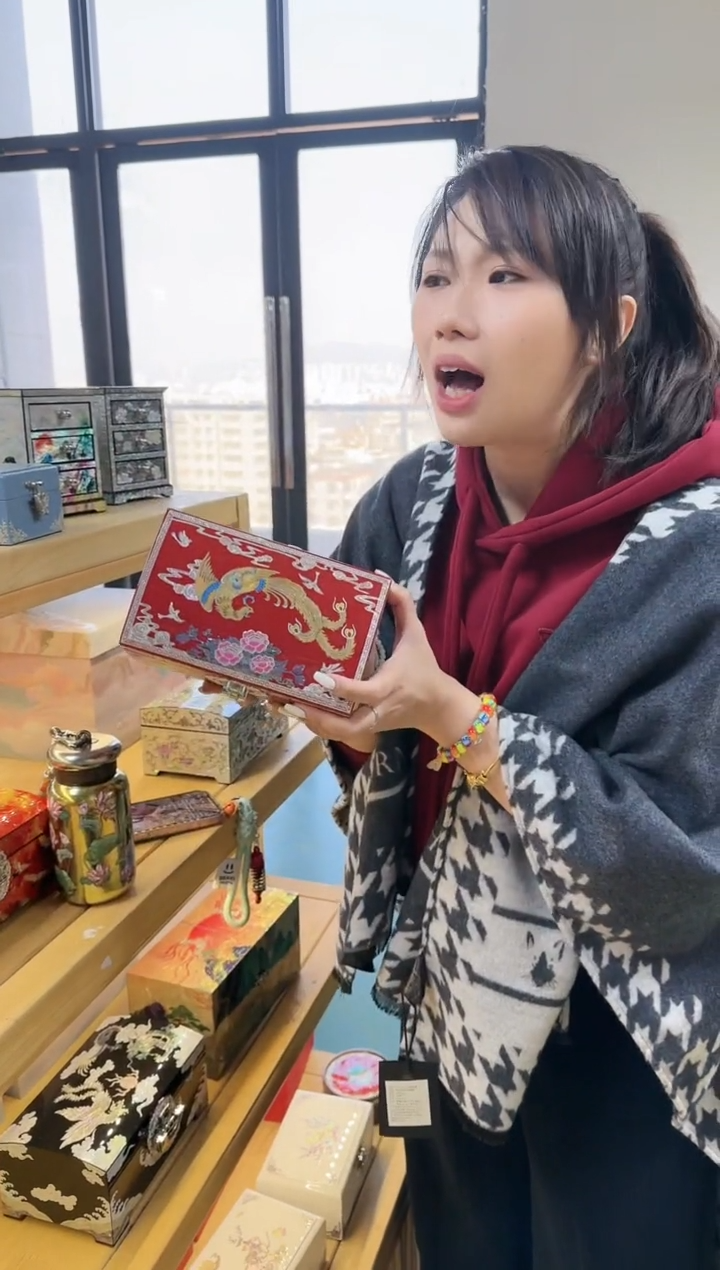 【闪购商品】瓷J054------------