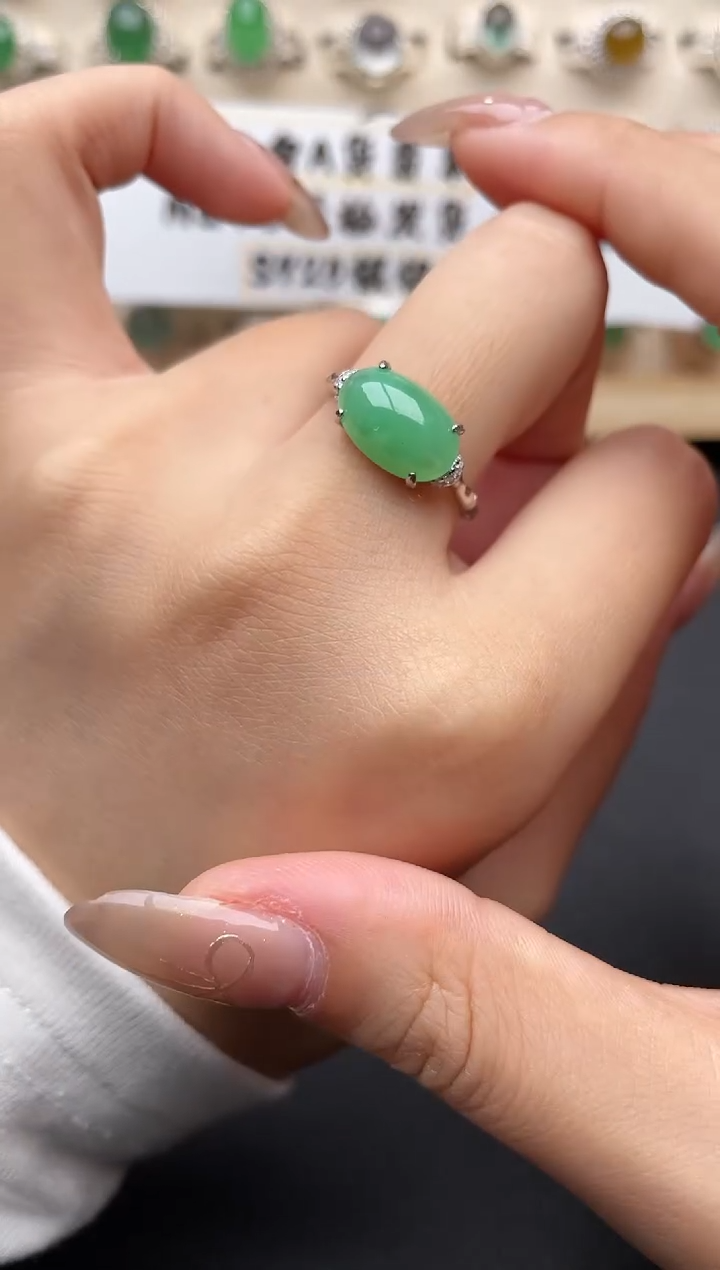 【闪购商品】翡翠戒指银S925镶嵌一物一证一礼盒