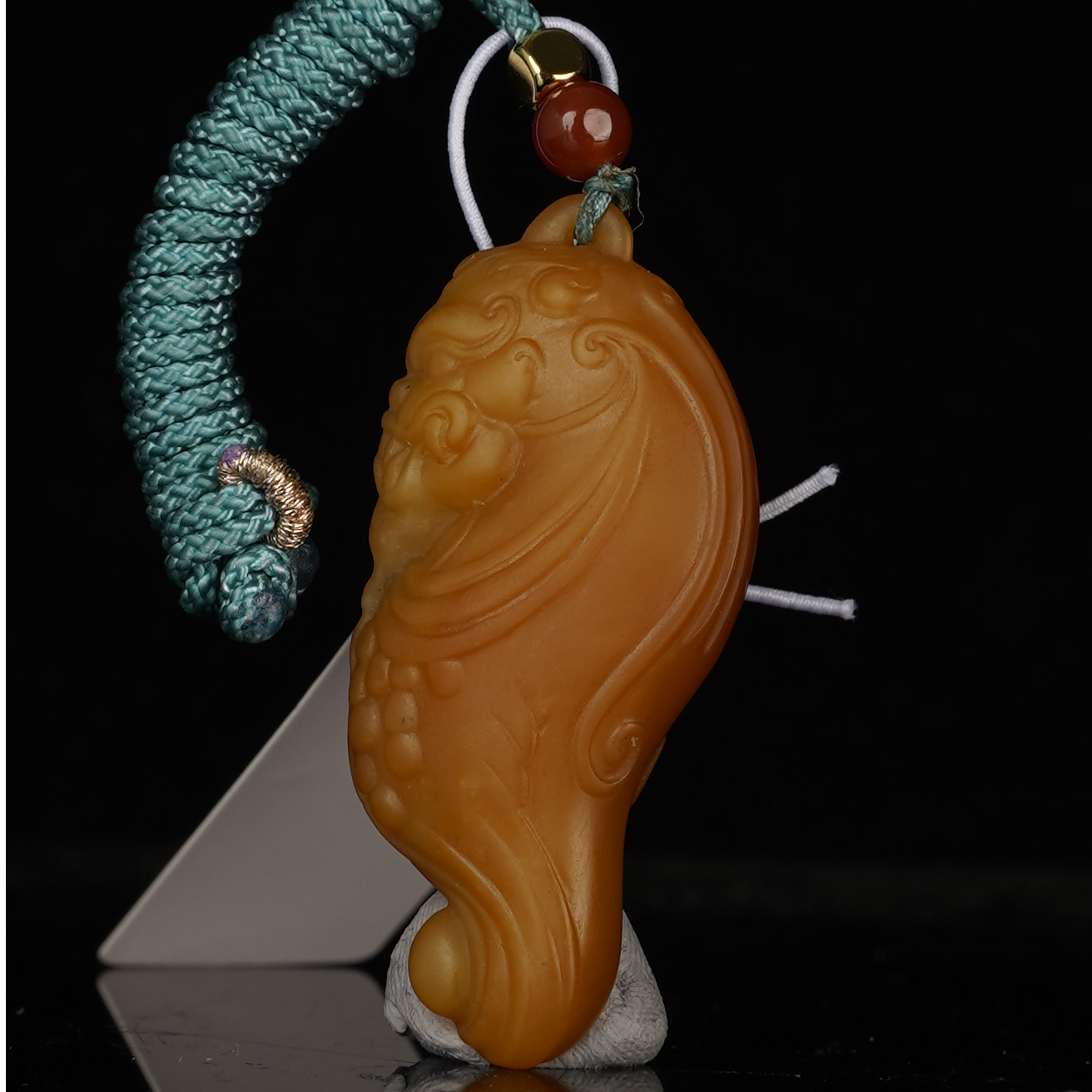 XJ03608二十世纪和田玉龙鱼挂坠