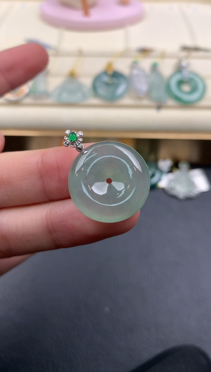 【闪购商品】翡翠颈饰18K金镶嵌A771      