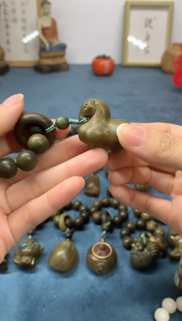 【闪购商品】维腊木（绿檀）把件唐马 盘玩件