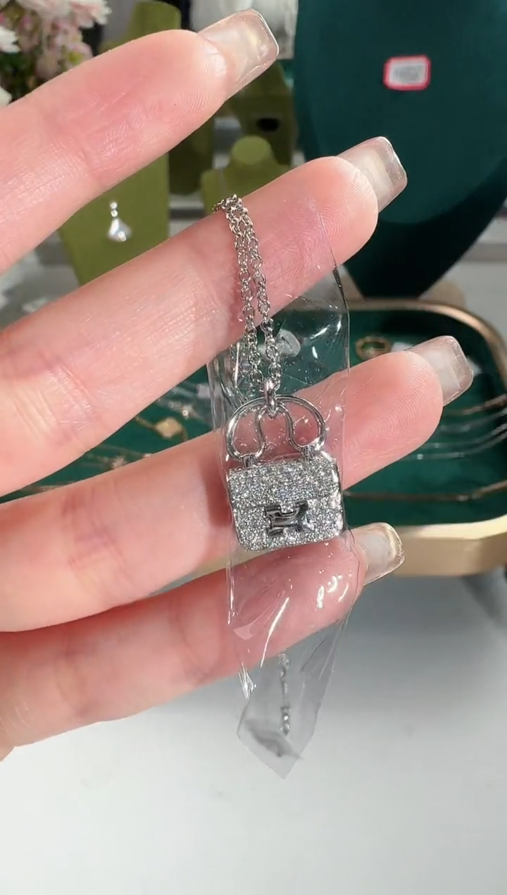 颈饰18K金镶嵌钻石10g