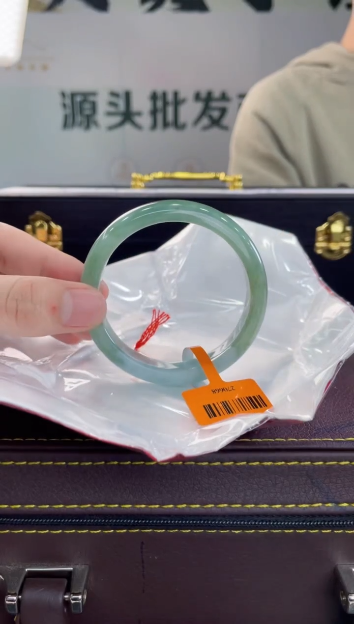 【闪购商品】翡翠手镯未镶嵌手镯