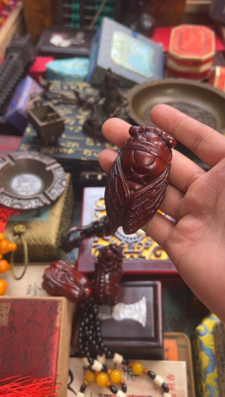 檀香紫檀（小叶紫檀）--------瓷--------蝉