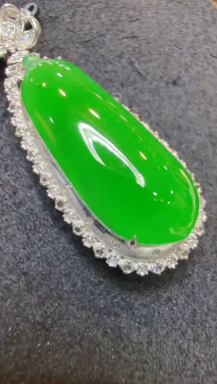 吊坠(不含链)18K金镶嵌翡翠多样性团购发一件