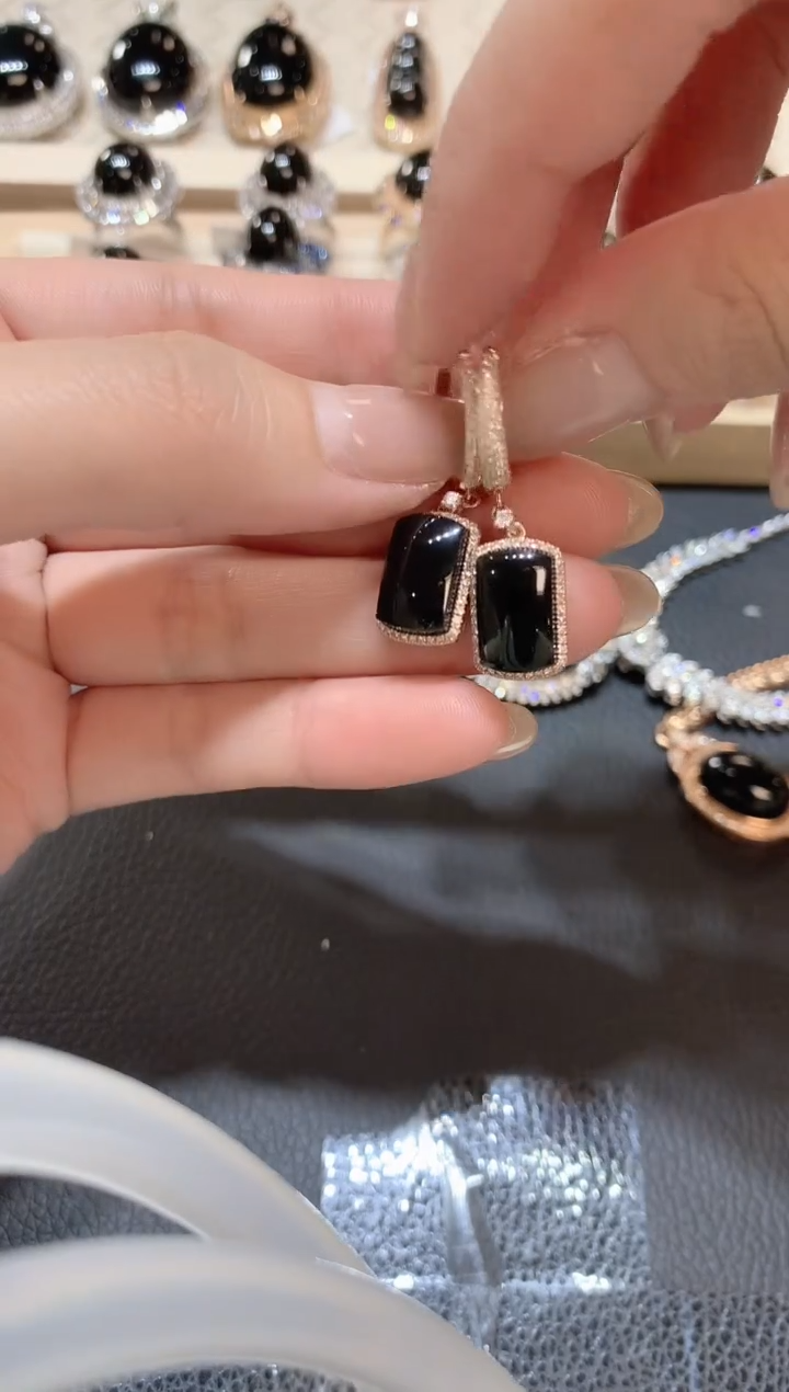 【闪购商品】翡翠耳饰18K金镶嵌A20翡翠