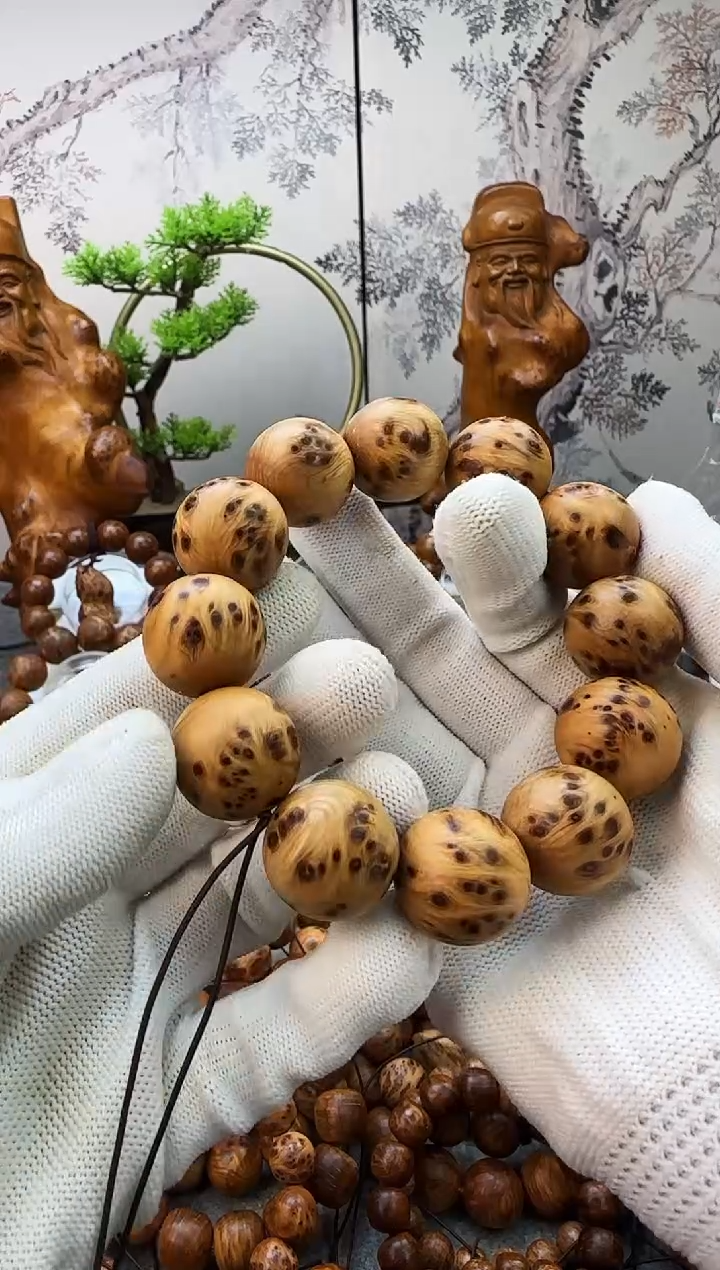 【闪购商品】非洲檀香无事牌太行崖柏2.0满瘤疤手串