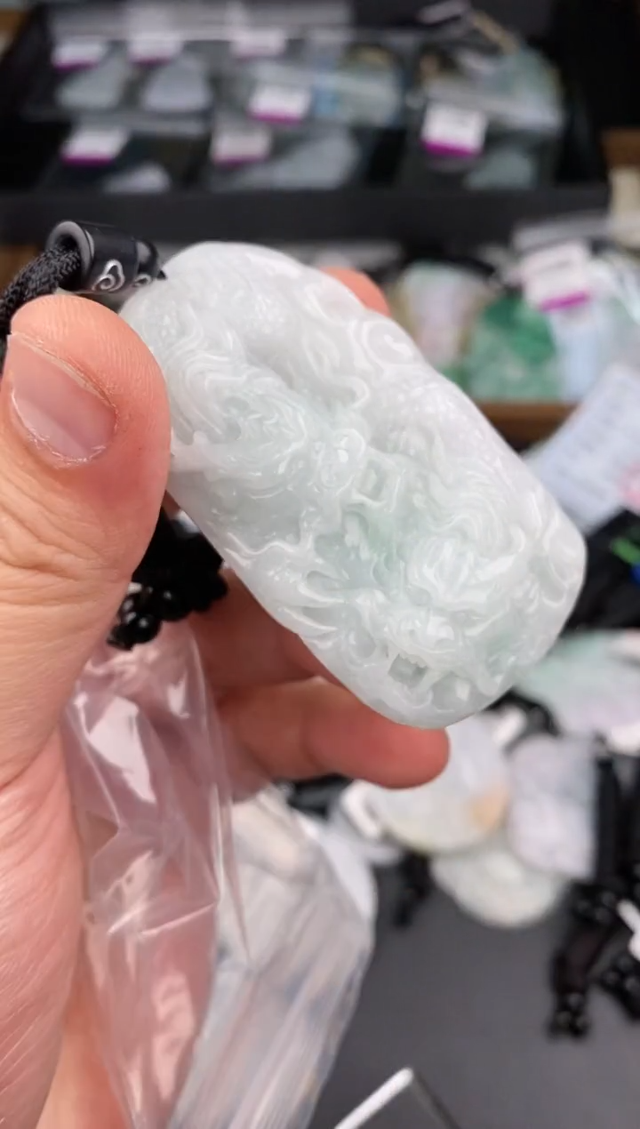 【闪购商品】翡翠颈饰未镶嵌  天然翡翠，一物一图