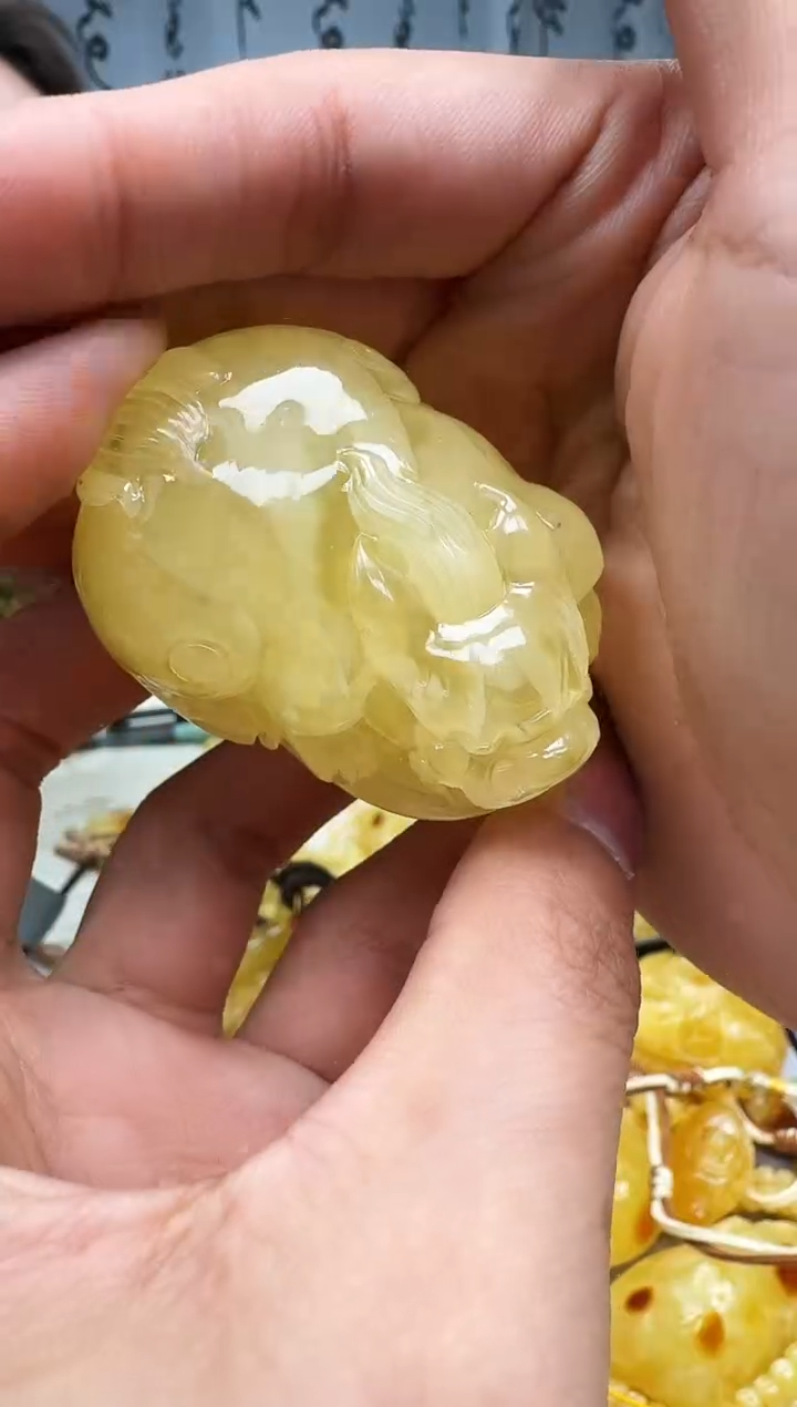 【闪购商品】琥珀裸石未镶嵌貔貅