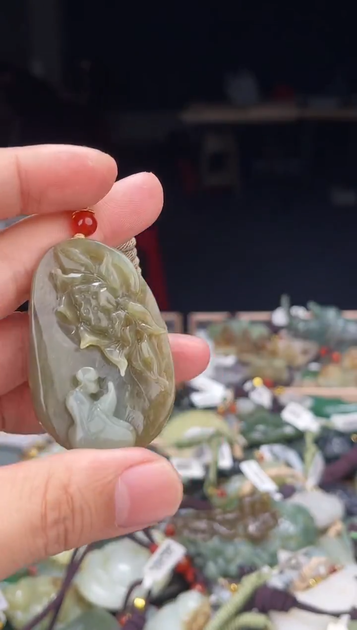 颈饰未镶嵌和田玉1