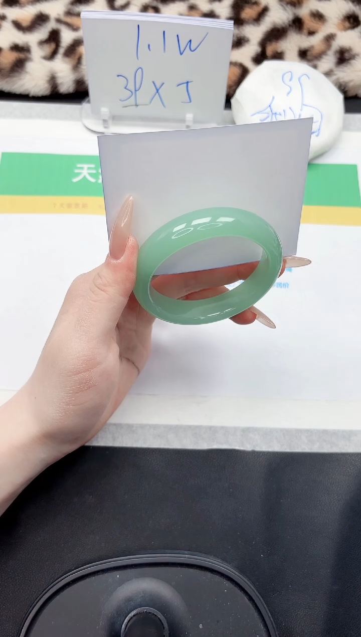 【闪购商品】石英质玉手镯未镶嵌197-54.8