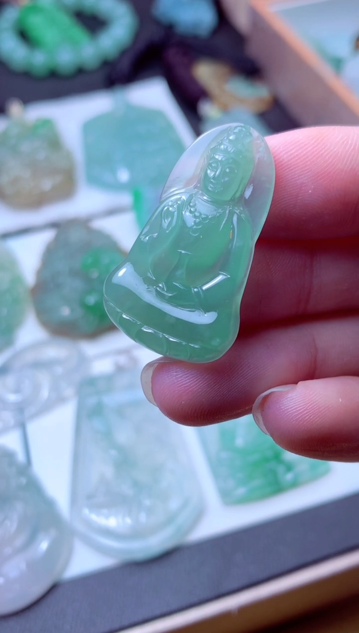 颈饰未镶嵌翡翠天然A货翡翠