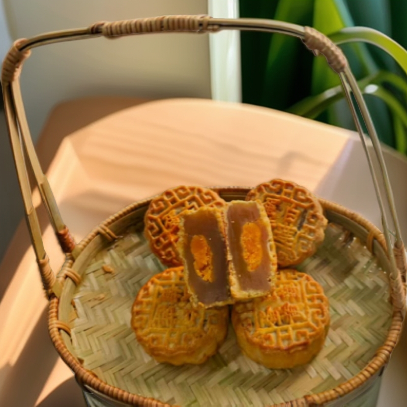 广式酥皮蛋黄莲蓉月饼传承传统风味经典中秋糕点中秋月饼