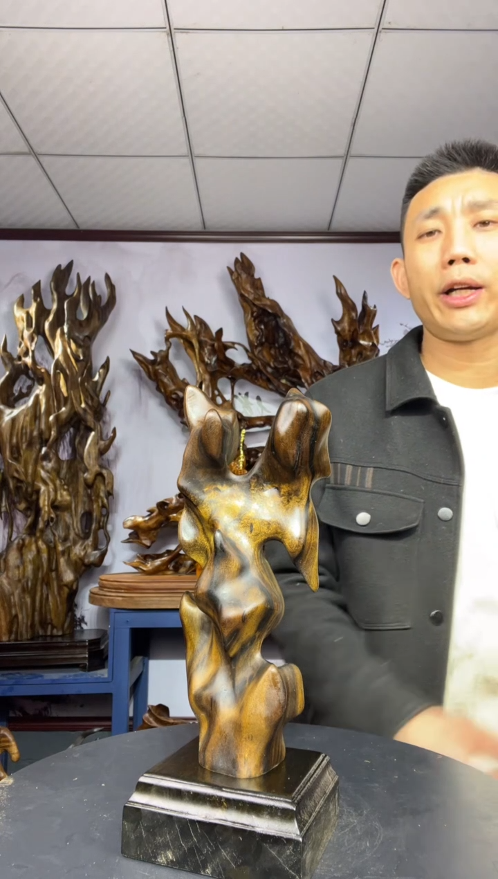 金丝楠木雕款战*金丝楠木工艺品摆件