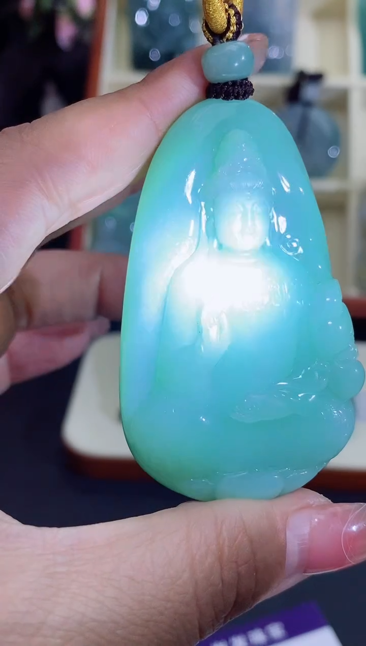 颈饰未镶嵌翡翠^***某缅甸天然翡翠