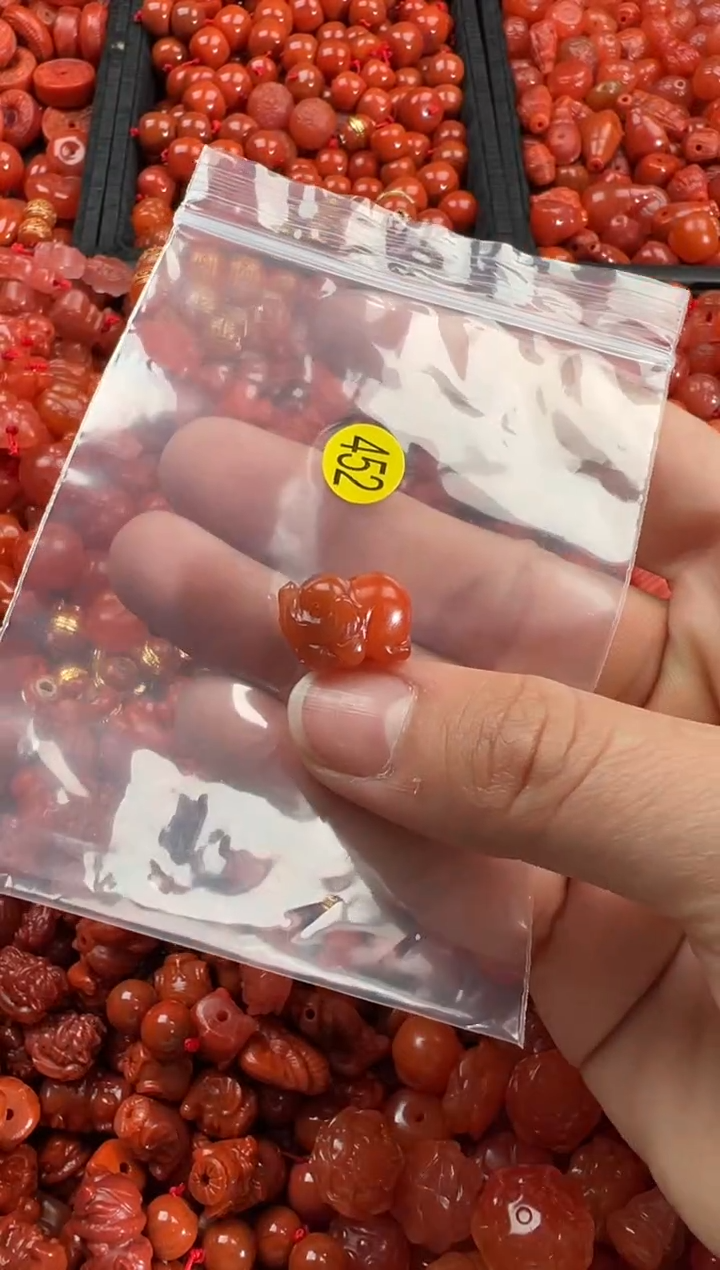 【闪购商品】南红玛瑙颈饰未镶嵌1