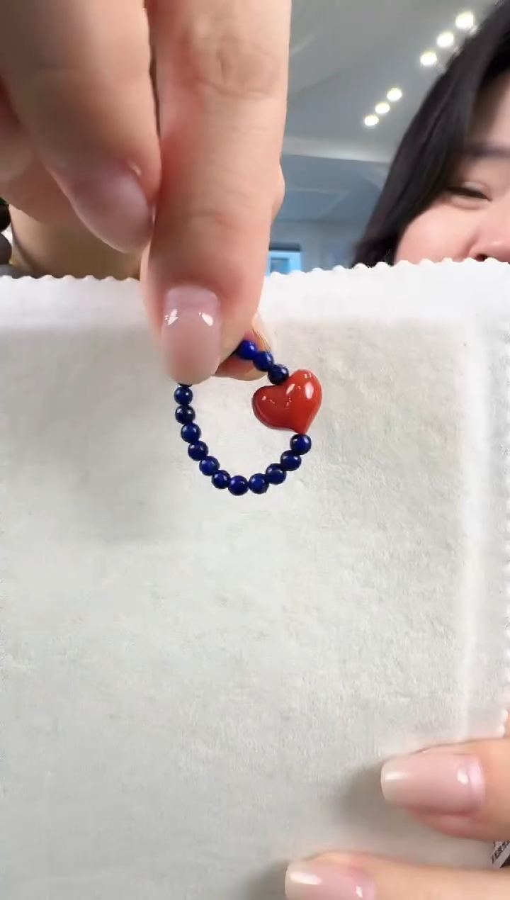 未镶嵌南红玛瑙戒指精美的戒指