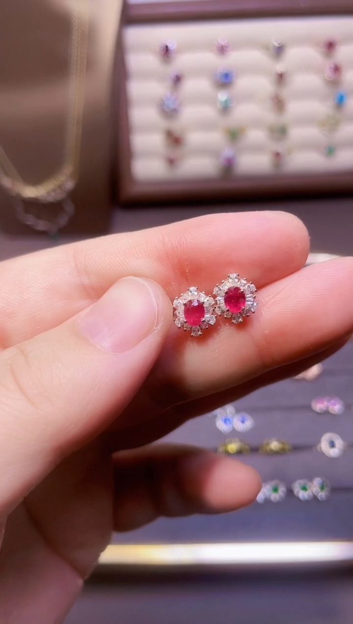 【闪购商品】红宝石耳饰银S925镶嵌一对