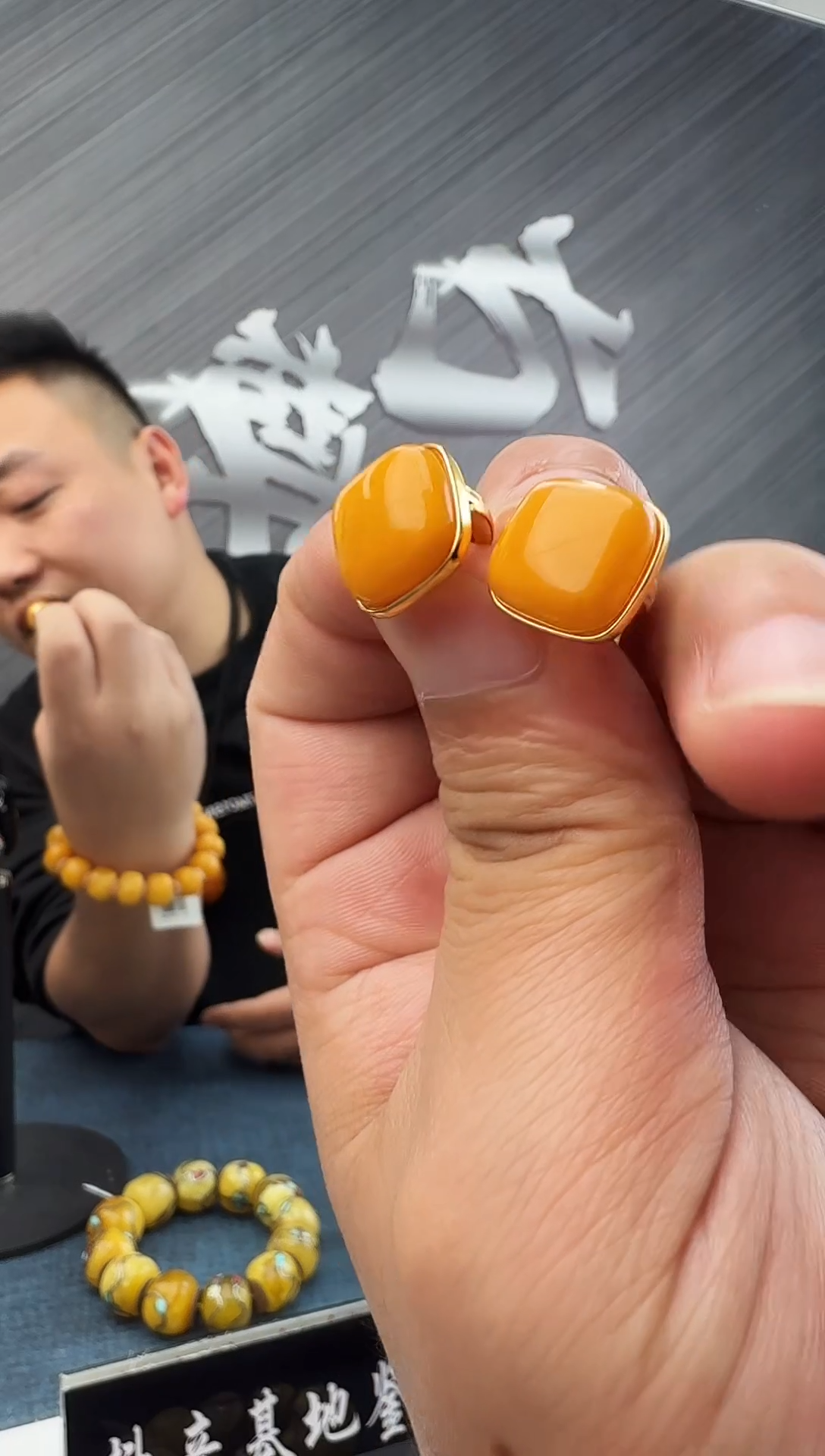 蜜蜡未镶嵌珠宝奇石假一罚十，多样性发其一