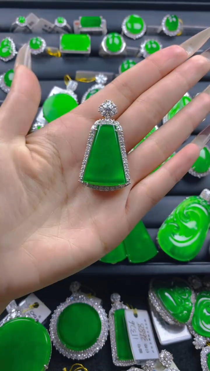 【闪购商品】翡翠颈饰银S925镶嵌11111111