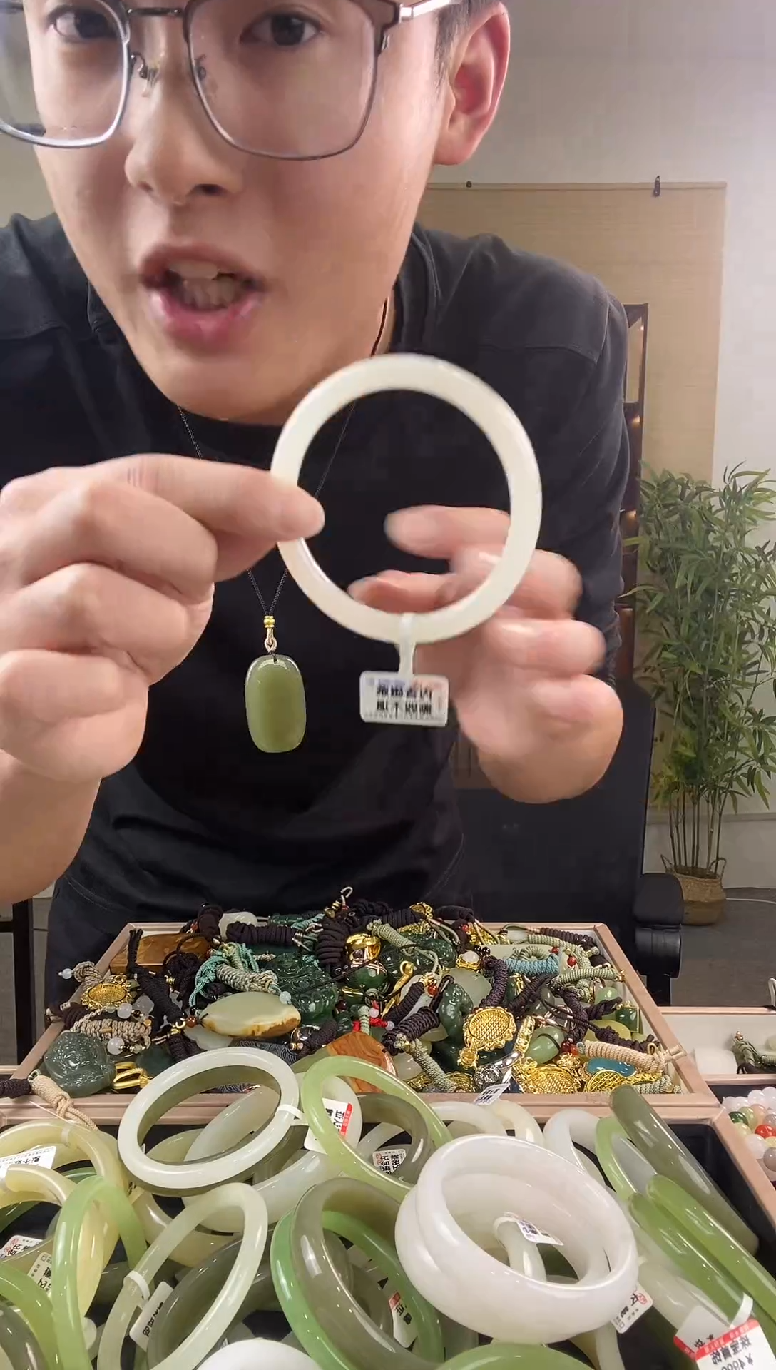 颈饰未镶嵌和田玉多样性拍一发一 0115  圈口60