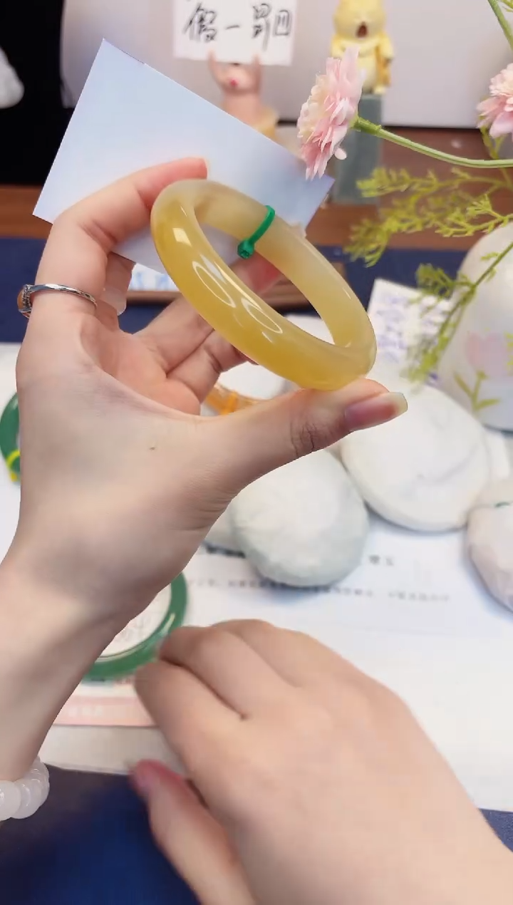 【闪购商品】石英质玉手镯未镶嵌198-财气镯-圈口62