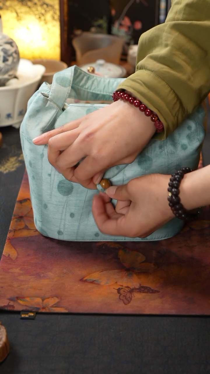 【闪购商品】遇春秋包包遇春秋包包