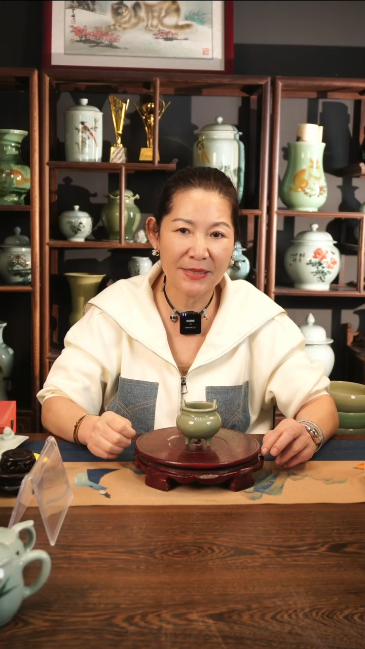 豆青釉 圆肚 香炉