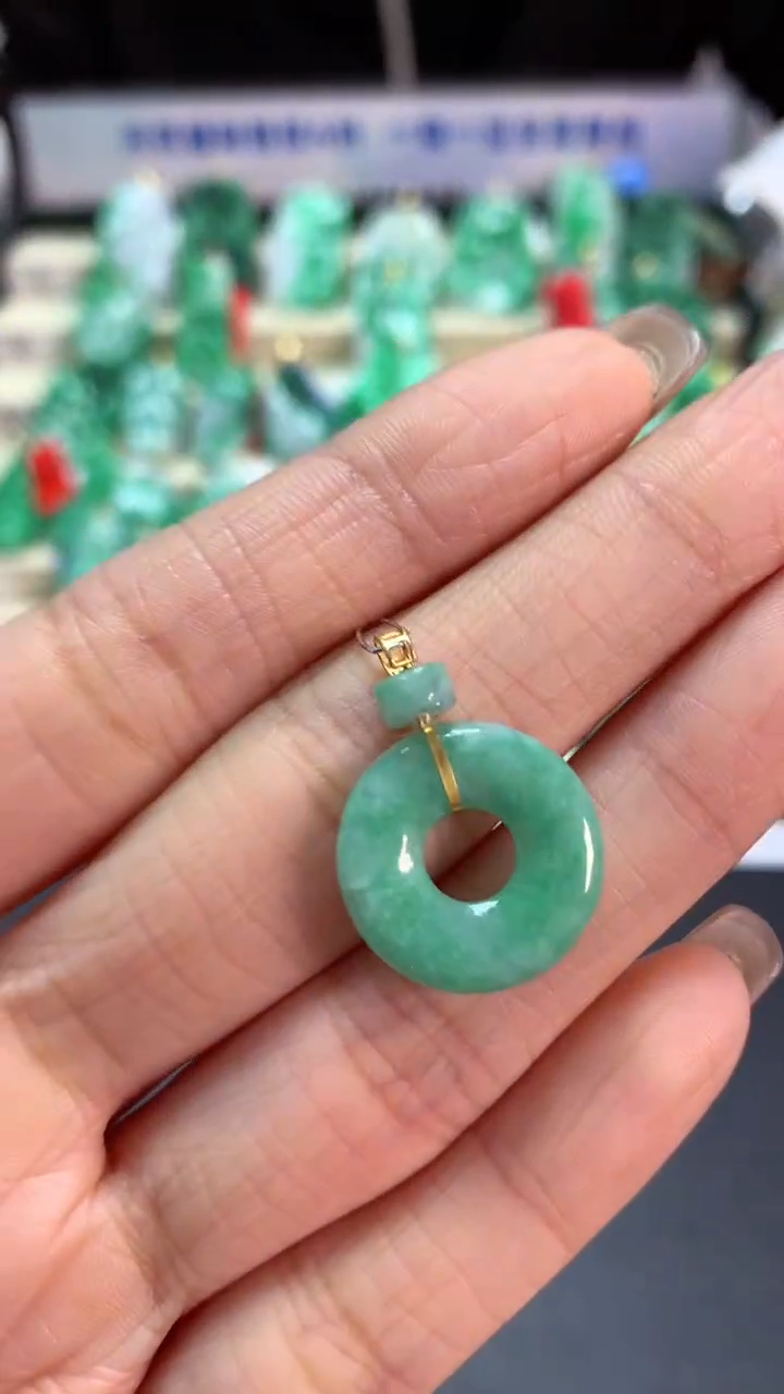 【闪购商品】翡翠吊坠(不含链)18K金镶嵌挂件