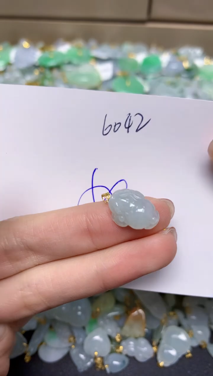 【闪购商品】翡翠颈饰18K金镶嵌天然翡翠A货