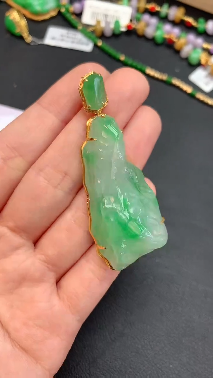 【闪购商品】翡翠颈饰18K金镶嵌赠礼盒证书 敏