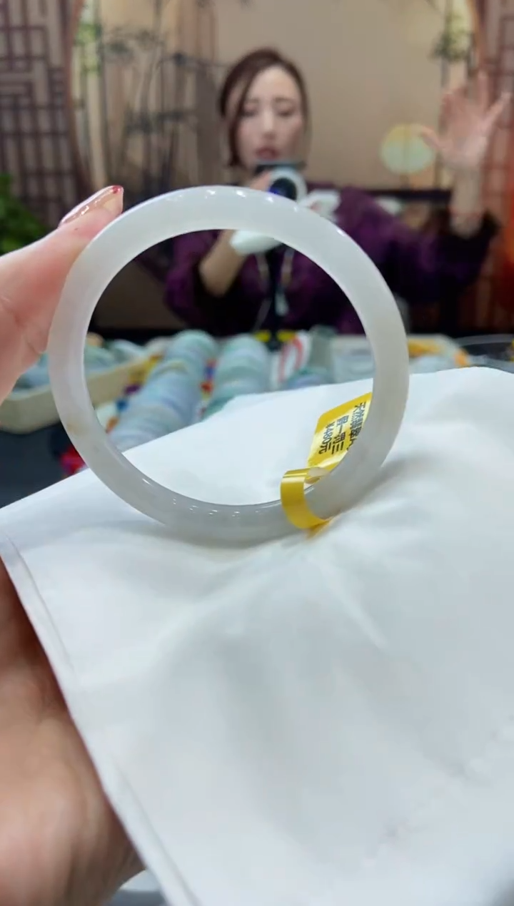 【闪购商品】翡翠手镯未镶嵌000010431