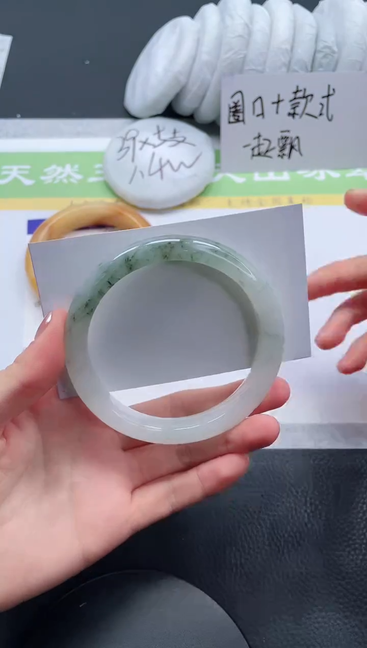 【闪购商品】石英质玉手镯未镶嵌A199-62+