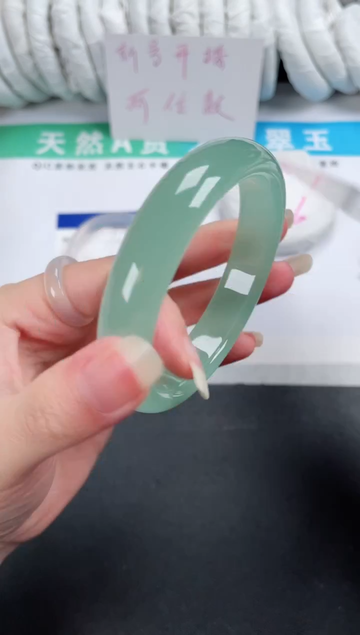 【闪购商品】石英质玉手镯未镶嵌66-60