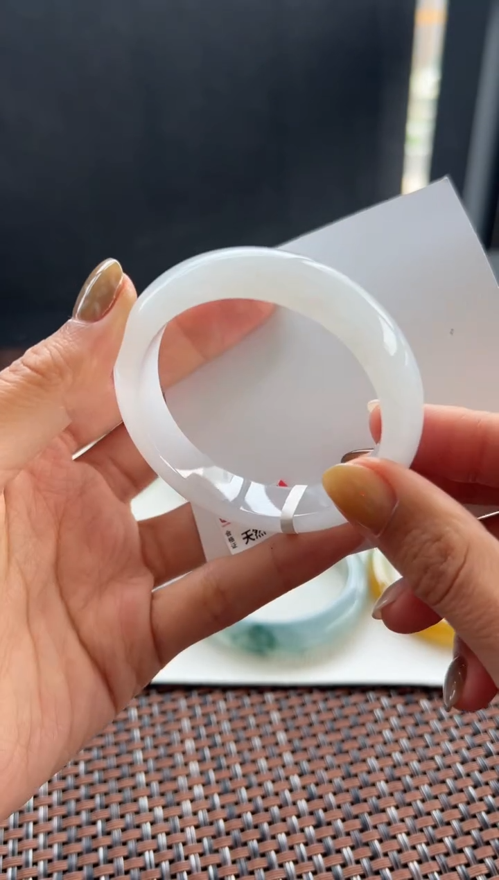 【闪购商品】翡翠手镯未镶嵌27号52.8*12.4*7.4