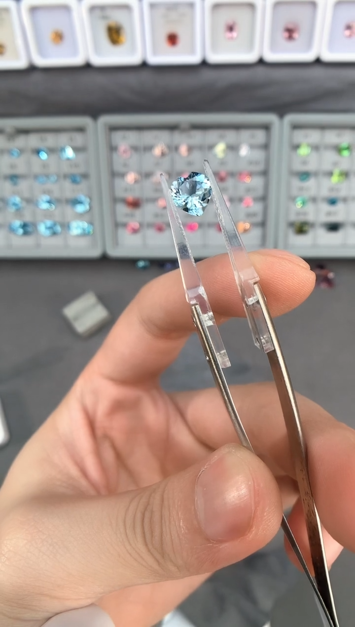 【闪购商品】定制海蓝宝石裸石未镶嵌1.34ct